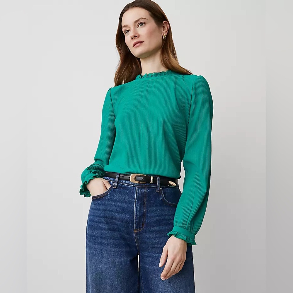ANN TAYLOR Green Ruffle Hem Blouse